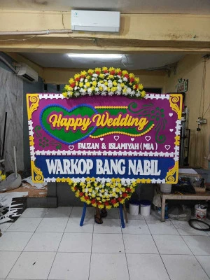 Papan Bunga di Wareng Butuh
